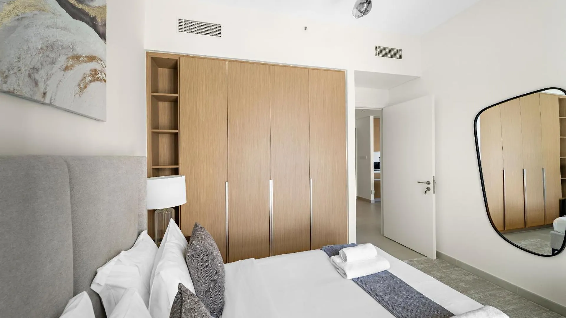 Vayk - Stylish 1 Bd Getaway In Dubai Creek Harbour Apartment