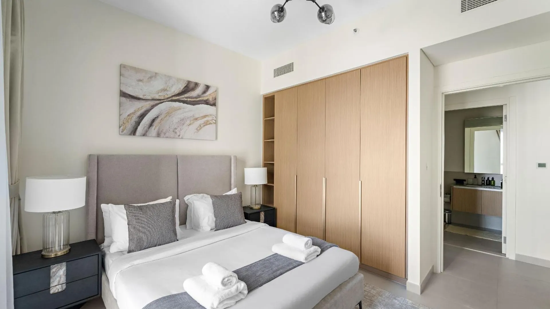 Апартаменты Vayk - Stylish 1 Bd Getaway In Dubai Creek Harbour ОАЭ