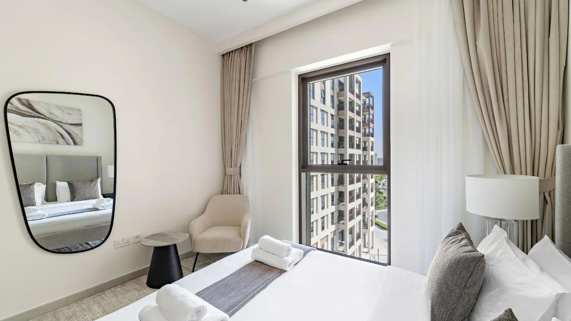 Апартаменты Vayk - Stylish 1 Bd Getaway In Dubai Creek Harbour