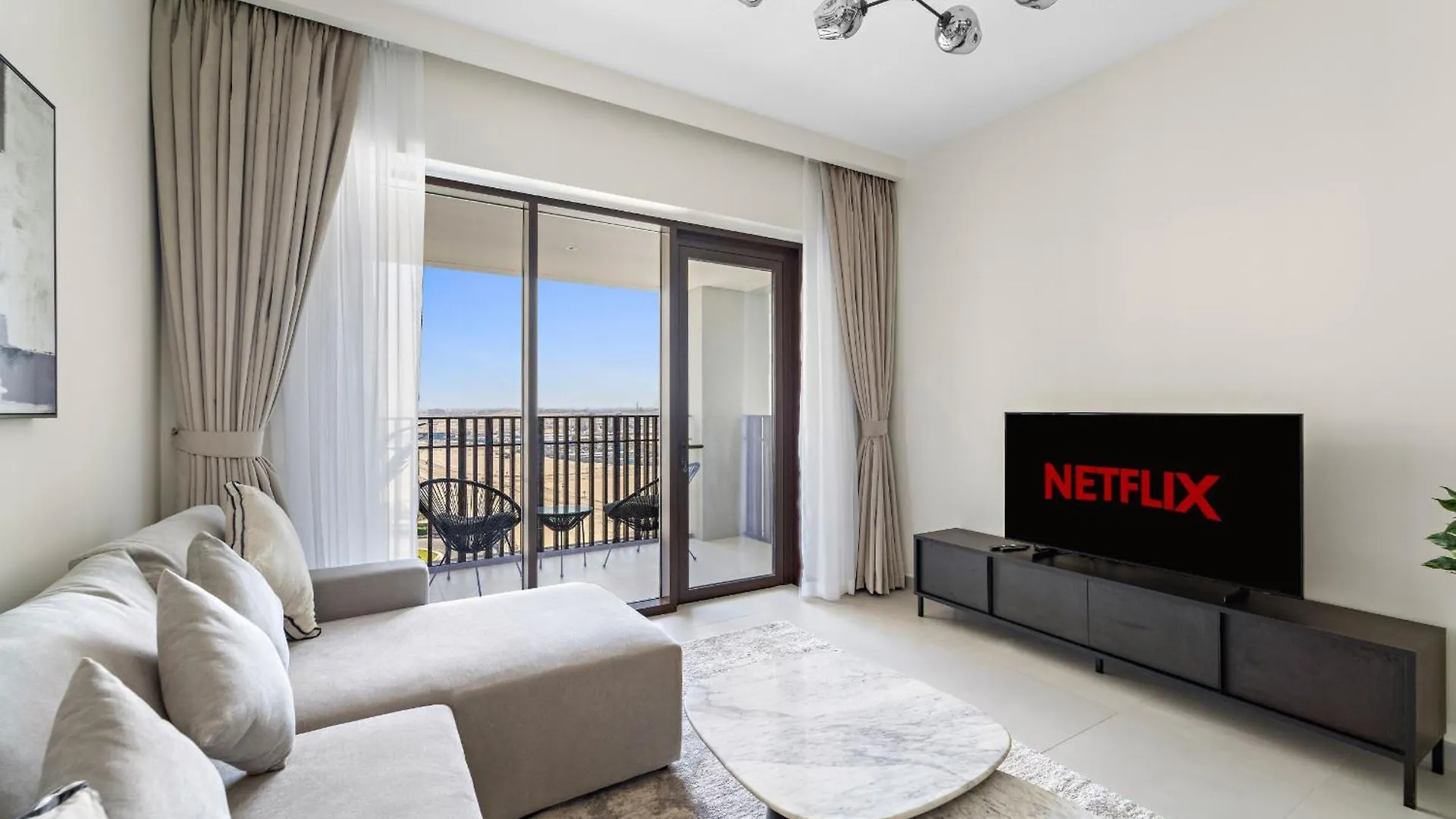 Апартаменты Vayk - Stylish 1 Bd Getaway In Dubai Creek Harbour ОАЭ
